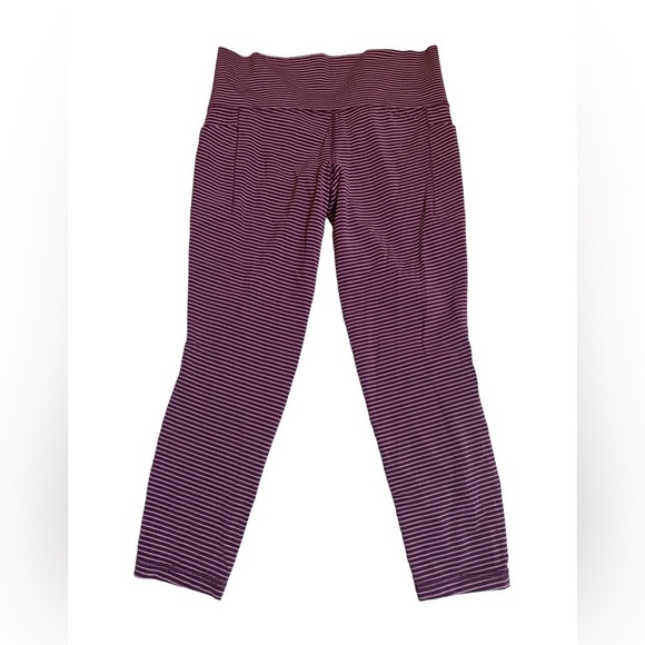 Athleta Salutation Stash Pocket II Textured 7/8 Tight Leggings - Picture 3 of 8